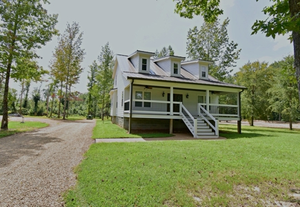 Tennessee River 4 bedroom 2 bath Home 10Ac $399,900 - image 1