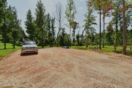 Tennessee River 4 bedroom 2 bath Home 10Ac $399,900 - image 40