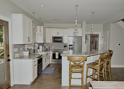 Tennessee River 4 bedroom 2 bath Home 10Ac $399,900 - image 6