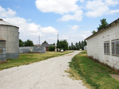 Online Auction Farm, Home, Barns, Grain Storage Ensign KS - image 37