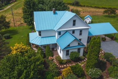 Stunning Farmhouse for Sale in Floyd VA! - image 1