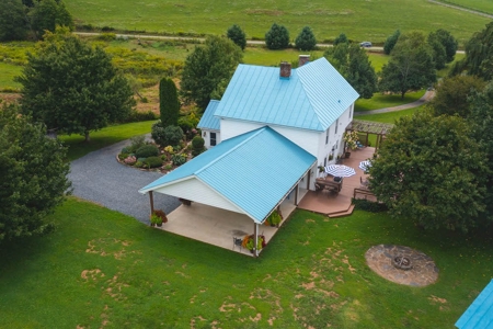 Stunning Farmhouse for Sale in Floyd VA! - image 3