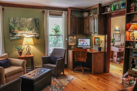 Stunning Farmhouse for Sale in Floyd VA! - image 10