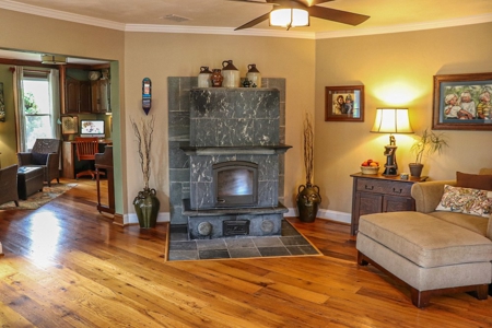 Stunning Farmhouse for Sale in Floyd VA! - image 9
