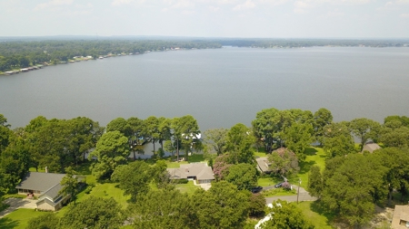 Waterfront Vacation Home For Sale On Lake Palestine, East Tx - image 4