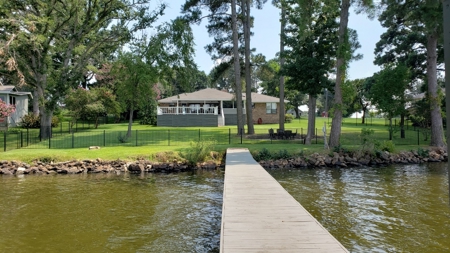 Waterfront Vacation Home For Sale On Lake Palestine, East Tx - image 43