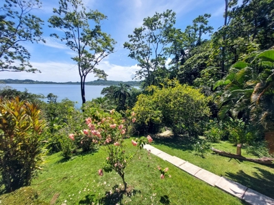 Titled Off-grid Coastal Home, Tierra Oscura, Bocas del Toro - image 27