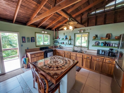 Titled Off-grid Coastal Home, Tierra Oscura, Bocas del Toro - image 15