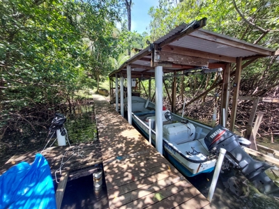 Titled Off-grid Coastal Home, Tierra Oscura, Bocas del Toro - image 40
