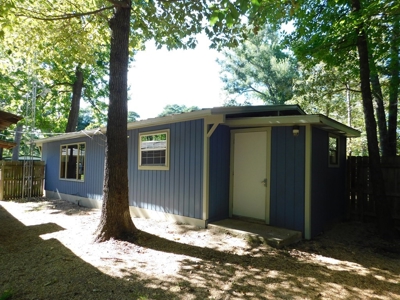 Charming Cottage For Sale In Lake Palestine Community - image 24