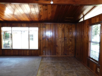 Charming Cottage For Sale In Lake Palestine Community - image 7
