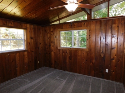 Charming Cottage For Sale In Lake Palestine Community - image 18