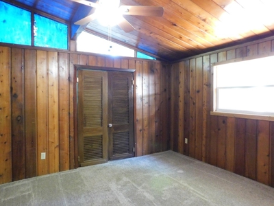 Charming Cottage For Sale In Lake Palestine Community - image 12