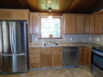 Charming Cottage For Sale In Lake Palestine Community - image 10