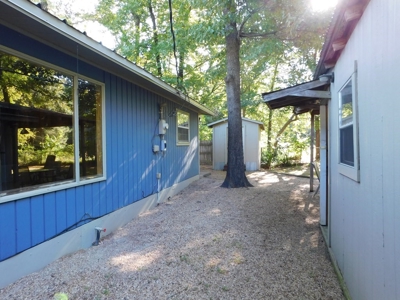 Charming Cottage For Sale In Lake Palestine Community - image 23
