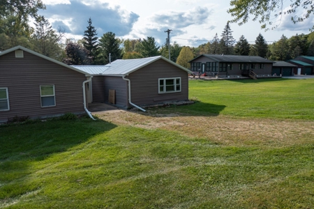 Waterfront Home in Marquette County WI - image 11
