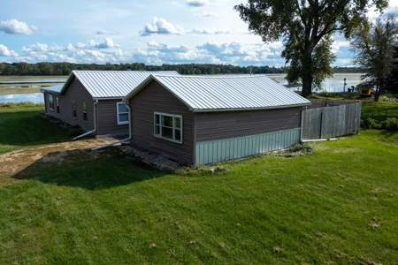Waterfront Home in Marquette County WI - image 12