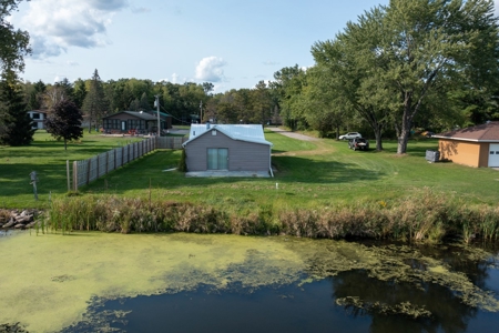 Waterfront Home in Marquette County WI - image 3