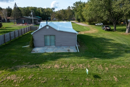 Waterfront Home in Marquette County WI - image 4