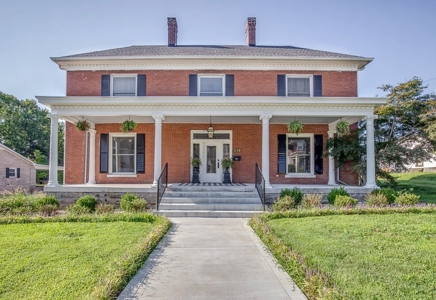 4 bedroom 3 bath historic home for sale in Franklin, Ky. - image 1
