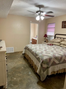 Country Home On Small Acreage For Sale Paris Texas - image 12