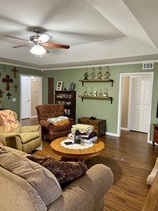 Country Home On Small Acreage For Sale Paris Texas - image 4