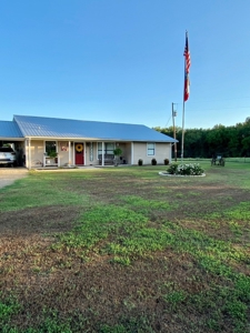 Country Home On Small Acreage For Sale Paris Texas - image 2