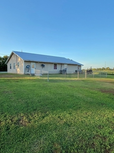 Country Home On Small Acreage For Sale Paris Texas - image 18