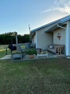 Country Home On Small Acreage For Sale Paris Texas - image 19