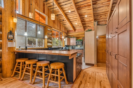 Large Custom Log Home for Sale in Cotopaxi, Colorado - image 9