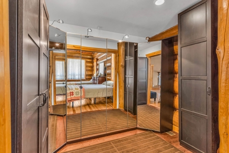 Large Custom Log Home for Sale in Cotopaxi, Colorado - image 19