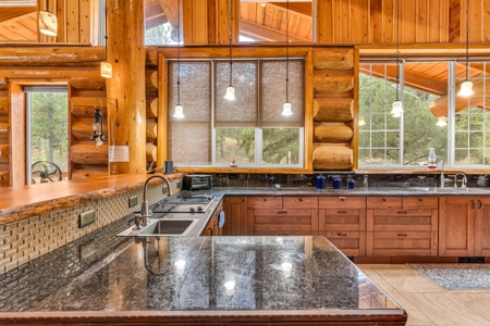 Large Custom Log Home for Sale in Cotopaxi, Colorado - image 10