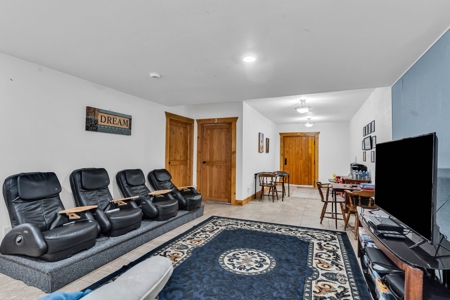 Large Custom Log Home for Sale in Cotopaxi, Colorado - image 25