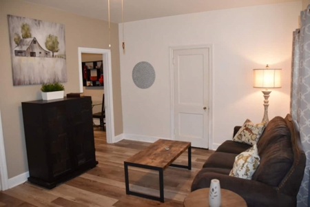 Profitable Air B&B Duplex for Sale in Jackson TN - image 3