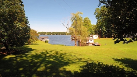 Lake View & Privacy On Lake Gaston, NC - image 9
