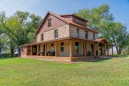 Hotchkiss Country Home With Ponds Irrigated Acreage For Sale - image 3