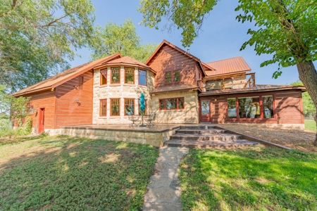 Hotchkiss Country Home With Ponds Irrigated Acreage For Sale - image 5