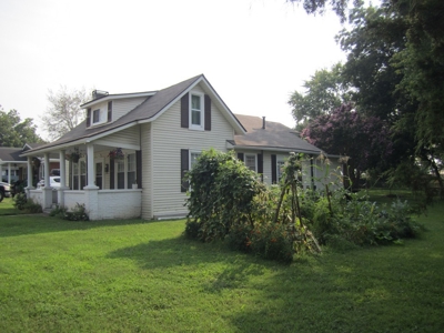 Historic Home in Town for Sale in Hohenwald, Tennessee - image 4
