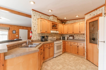 Premier WI Campground, Resort & Bar and Grill up for Auction - image 37