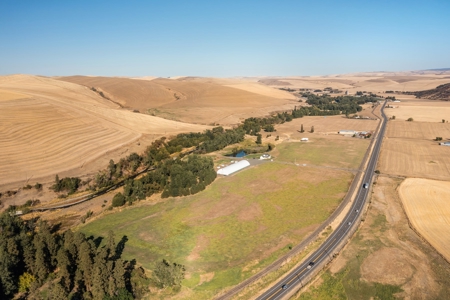 Home with Equestrian barn for sale in Dayton, WA - image 39