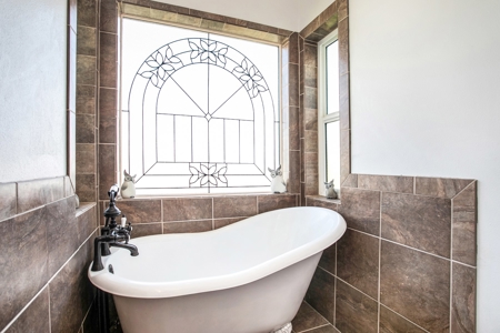 Home with Equestrian barn for sale in Dayton, WA - image 9