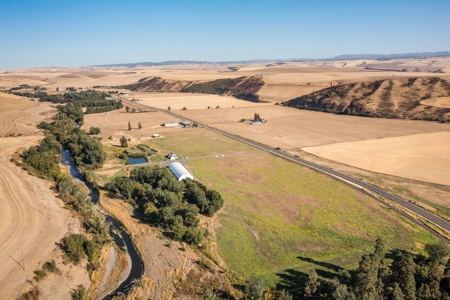 Home with Equestrian barn for sale in Dayton, WA - image 41