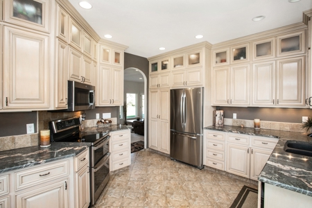 Home with Equestrian barn for sale in Dayton, WA - image 13
