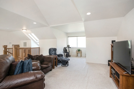 Home with Equestrian barn for sale in Dayton, WA - image 17