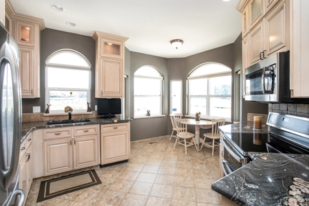 Home with Equestrian barn for sale in Dayton, WA - image 11