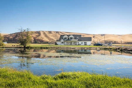 Home with Equestrian barn for sale in Dayton, WA - image 35