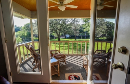 Santa Fe River Waterfront Home! - image 8