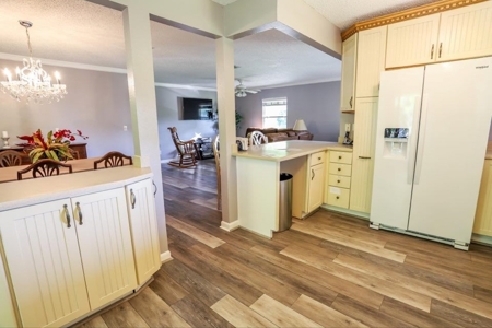 Santa Fe River Waterfront Home! - image 12