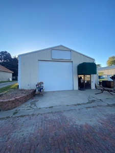 Storage Units and Auction Commercial Building For Sale Iowa - image 2