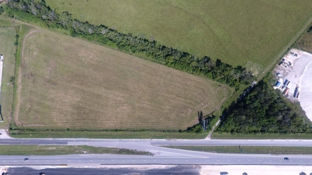 Commercial Property for Sale on I-10 in Winnie Tx. - image 4